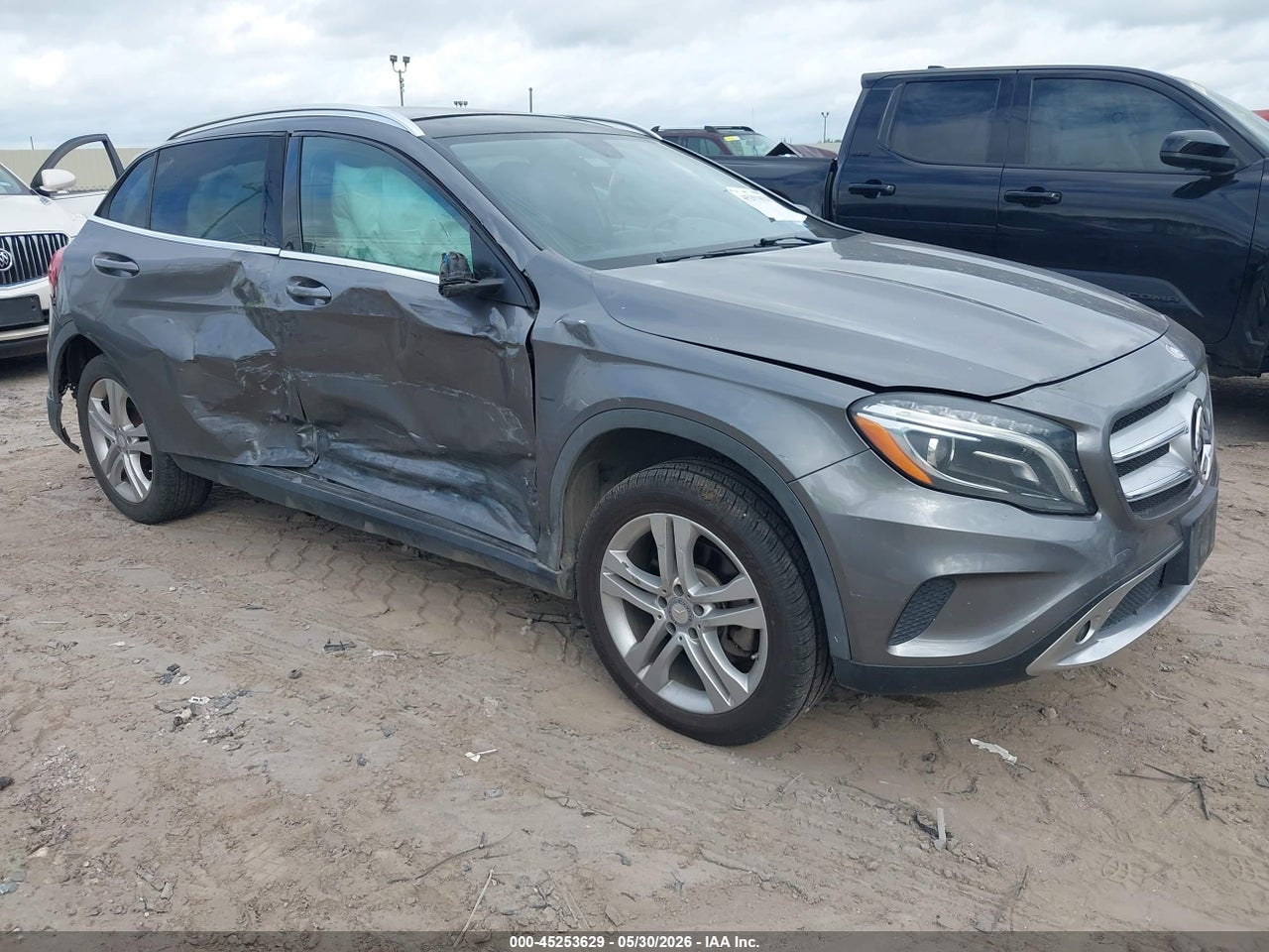 WDCTG4EB5FJ****** · 2015 MERCEDES-BENZ GLA 250