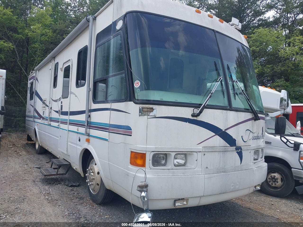 4UZ6XJCAXWC****** · 1998 FREIGHTLINER CHASSIS X LINE MOTOR HOME