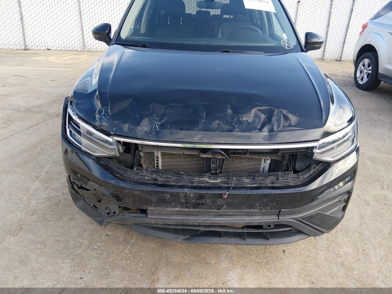 2024 VOLKSWAGEN TIGUAN 2.0T SE/2.0T WOLFSBURG EDITION · 6/11