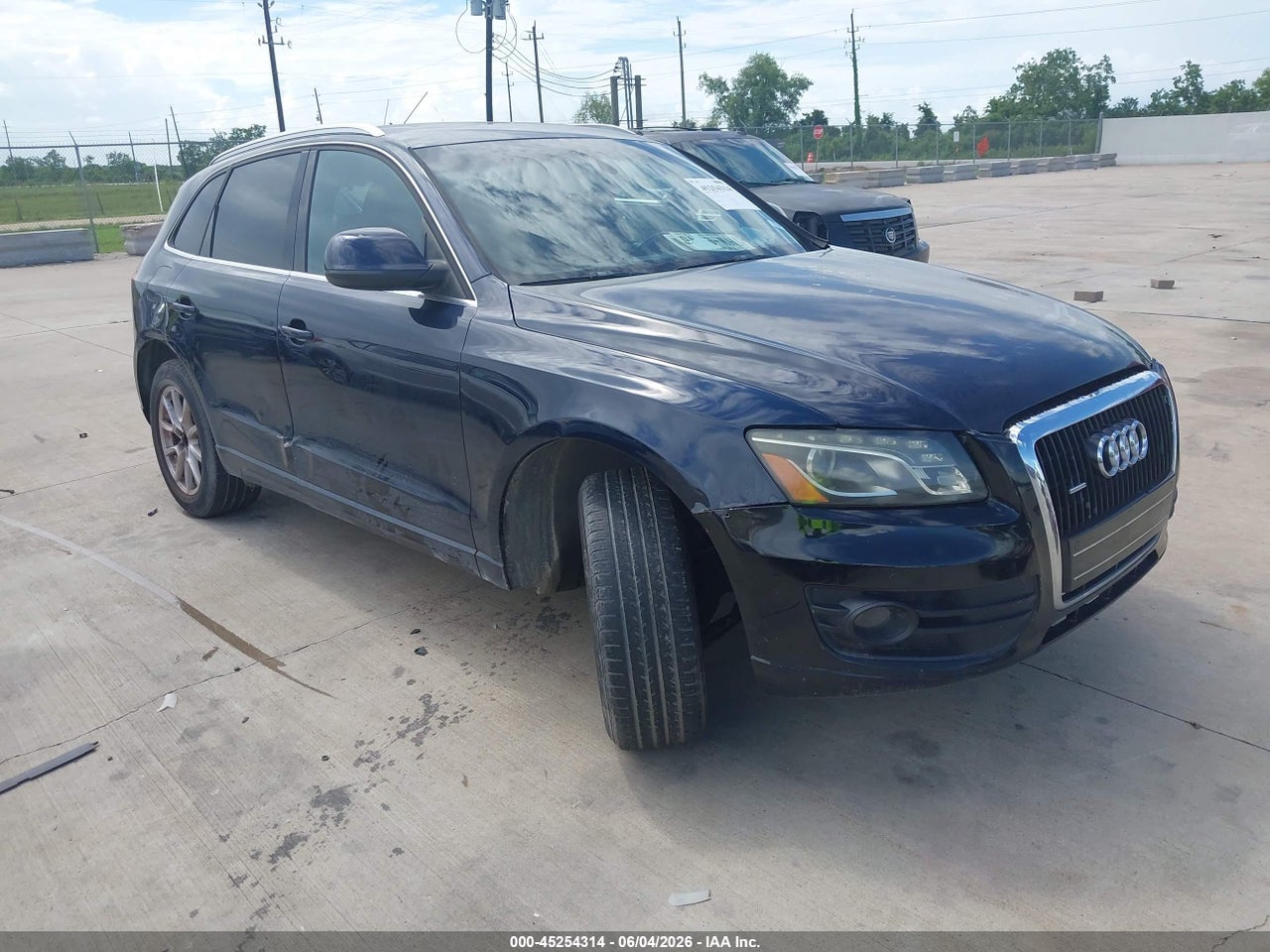 WA1LKAFP9AA****** · 2010 AUDI Q5 3.2 PREMIUM