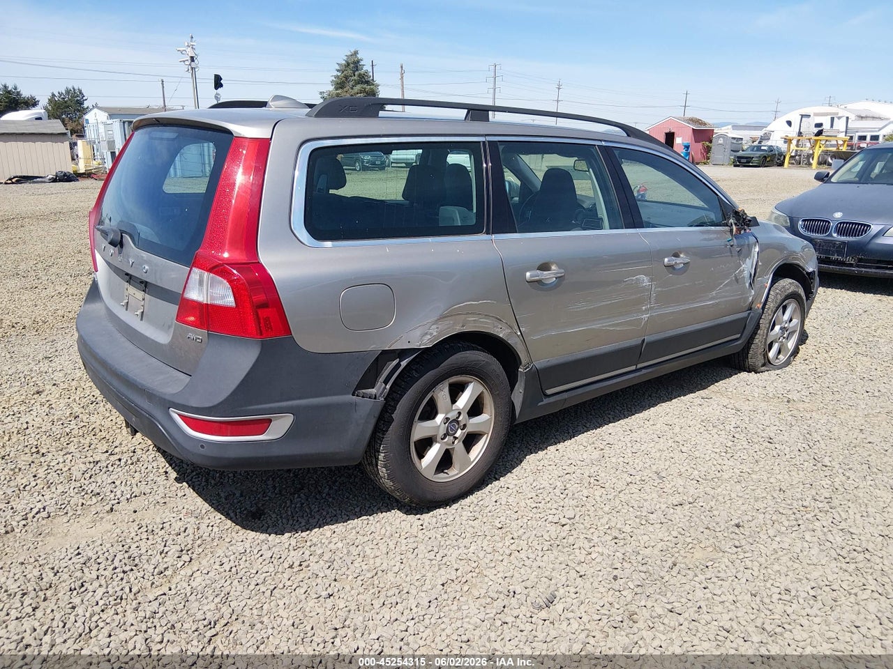 2012 VOLVO XC70 3.2/3.2 PLATINUM/3.2 PREMIER/3.2 PREMIER PLUS · 4/11