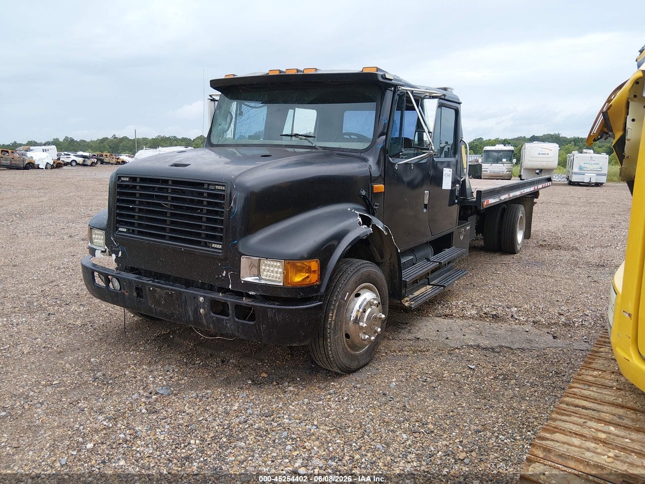 1996 INTERNATIONAL 4000 4700 · 2/4