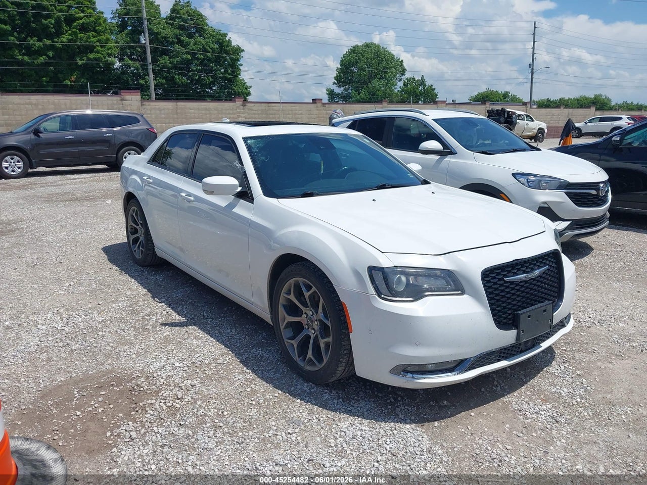 2C3CCABG1JH****** · 2018 CHRYSLER 300 300S