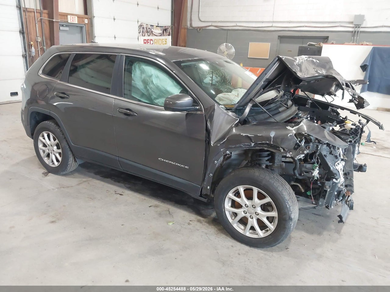 1C4PJMLB2JD****** · 2018 JEEP CHEROKEE LATITUDE PLUS 4X4