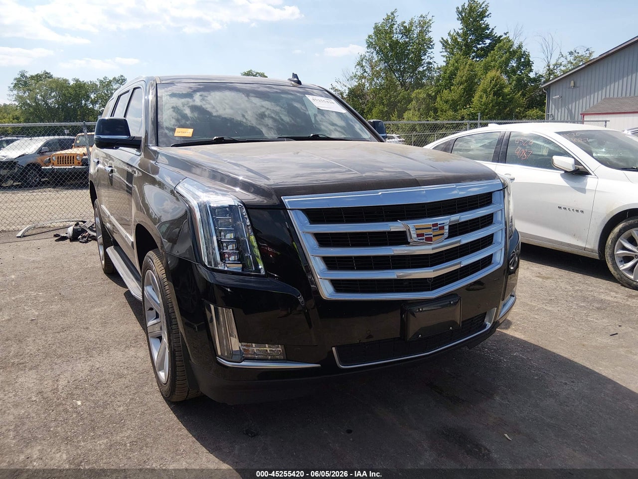 1GYS4BKJ3HR****** · 2017 CADILLAC ESCALADE LUXURY