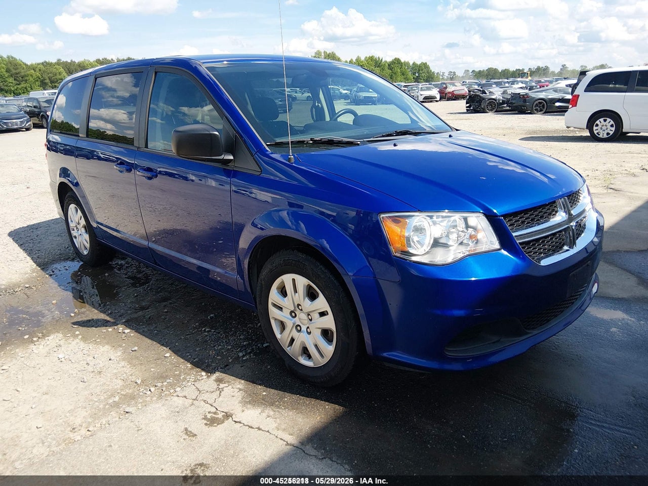 2C4RDGBG6JR****** · 2018 DODGE GRAND CARAVAN SE