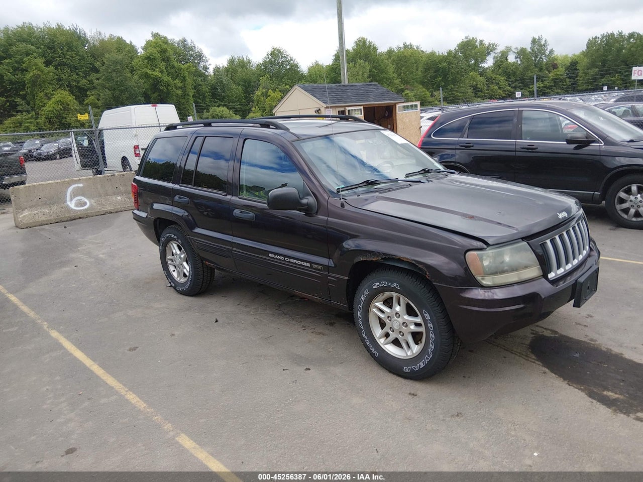 1J4GW48S94C****** · 2004 JEEP GRAND CHEROKEE LAREDO