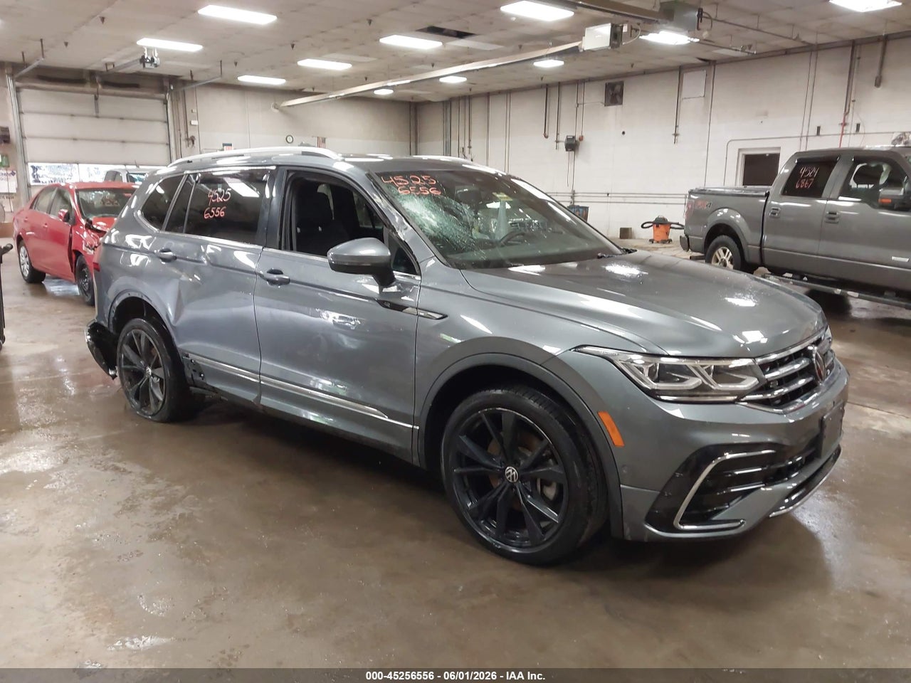 3VV4B7AX0NM****** · 2022 VOLKSWAGEN TIGUAN 2.0T SEL R-LINE