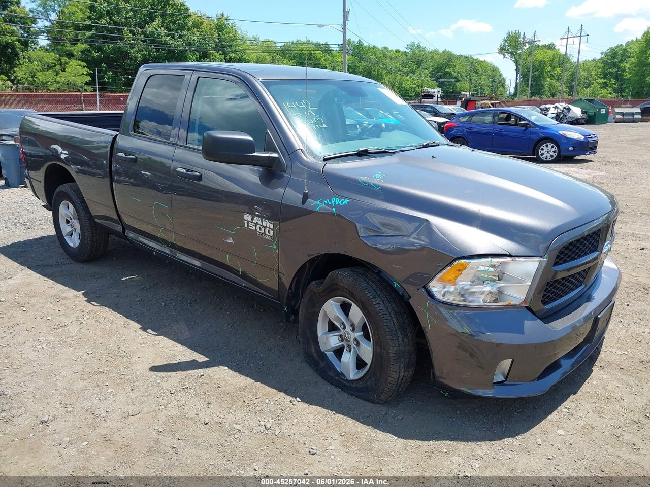 1C6RR7FG5KS****** · 2019 RAM 1500 CLASSIC EXPRESS  4X4 6'4 BOX