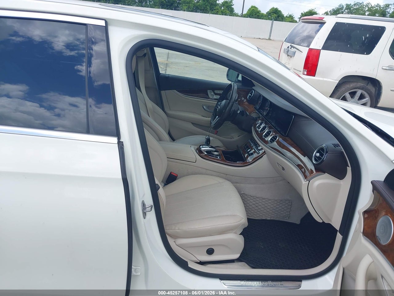 2019 MERCEDES-BENZ E 300   · 5/11
