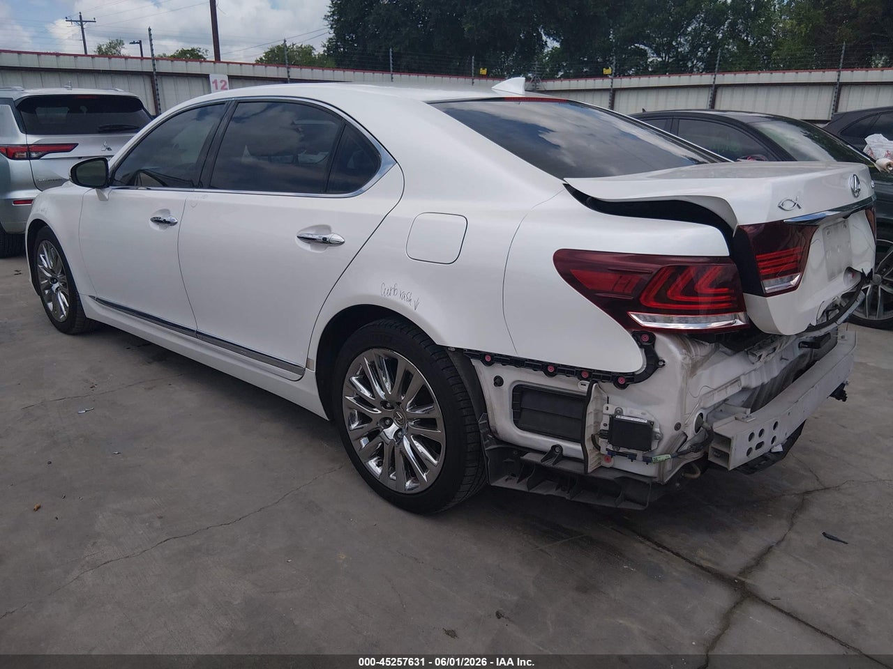 2017 LEXUS LS 460 L · 3/11