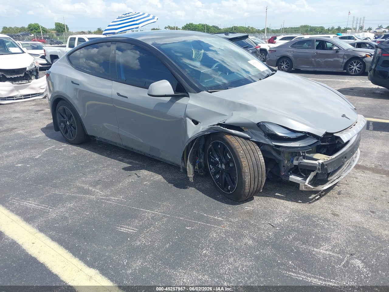 7SAYGDED5RF****** · 2024 TESLA MODEL Y LONG RANGE SINGLE MOTOR REAR-WHEEL DRIVE/RWD