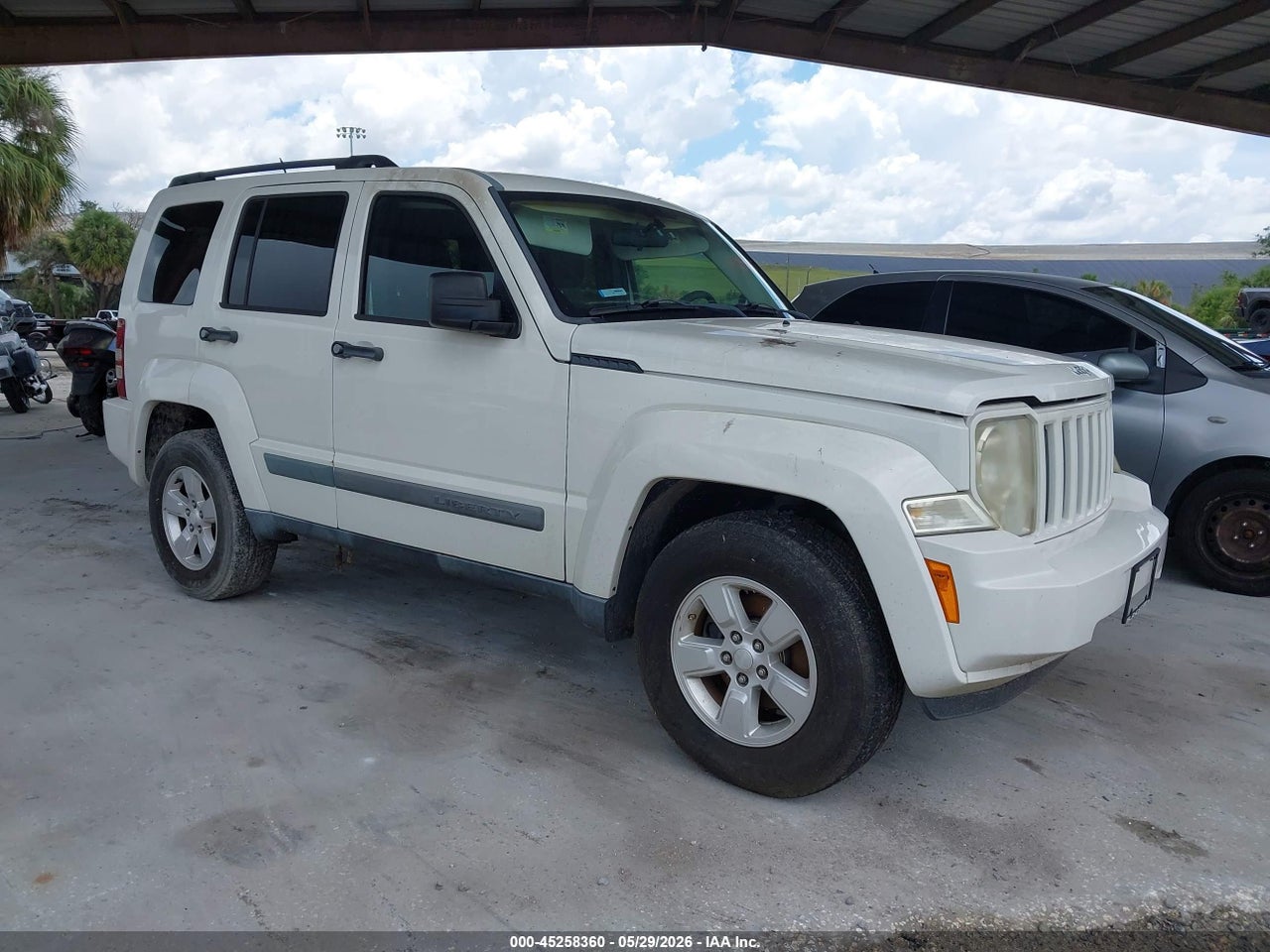 1J4PN2GKXAW****** · 2010 JEEP LIBERTY SPORT
