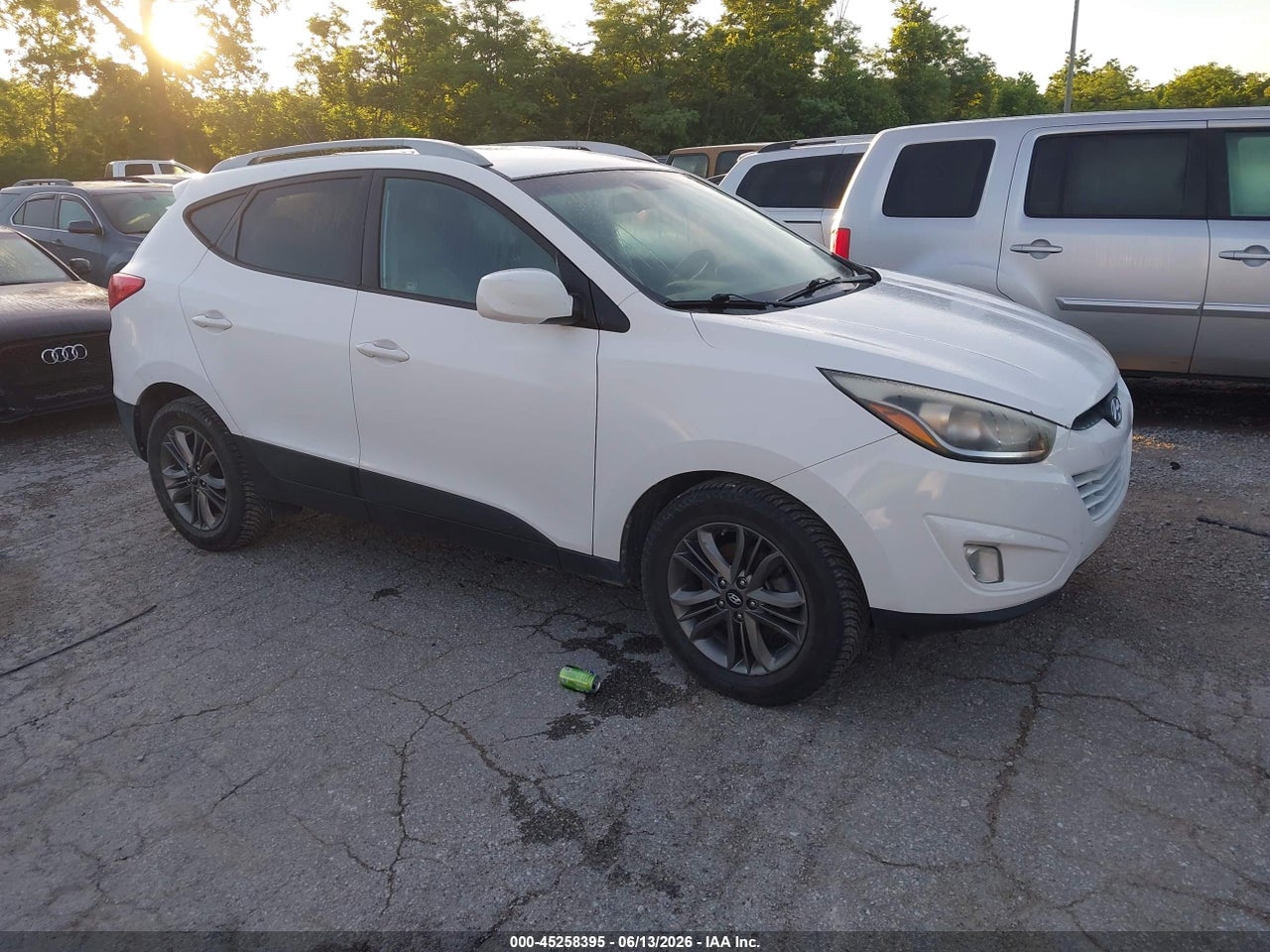 KM8JU3AG8EU****** · 2014 HYUNDAI TUCSON SE