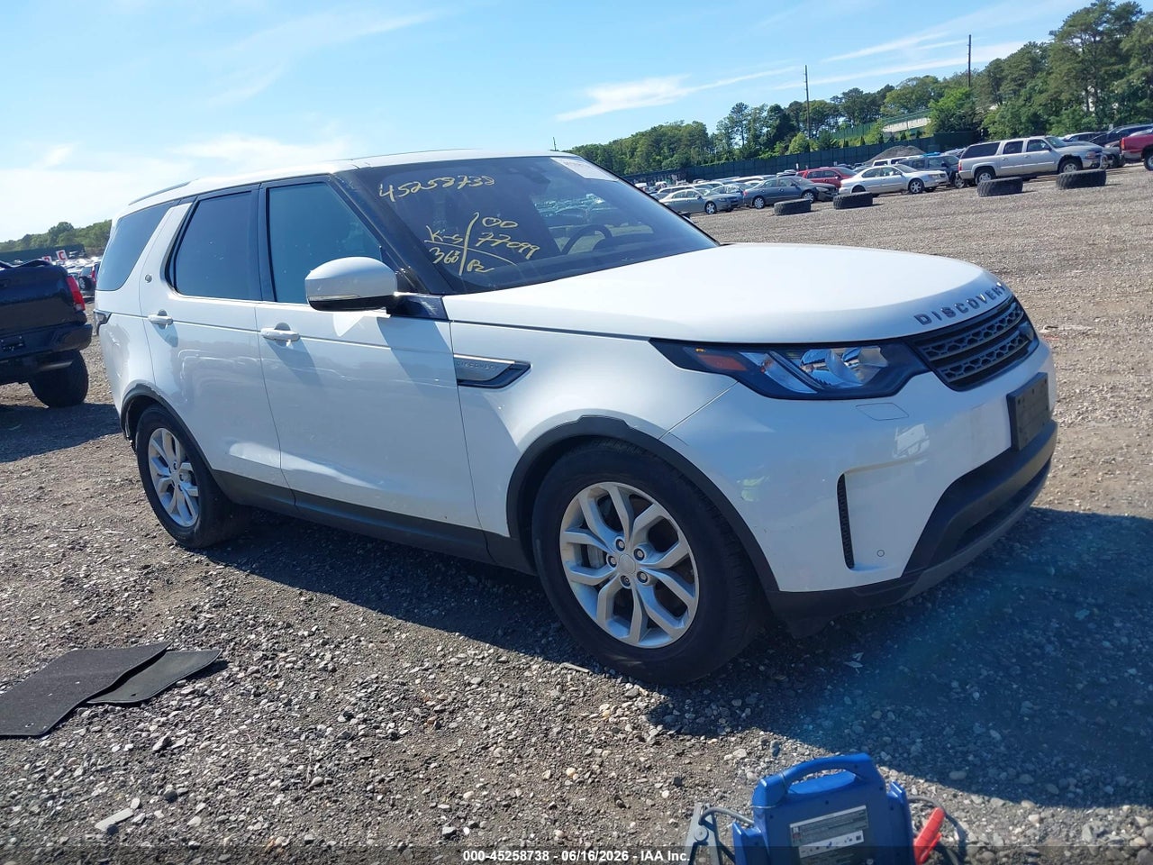 SALRG2RV8JA****** · 2018 LAND ROVER DISCOVERY SE
