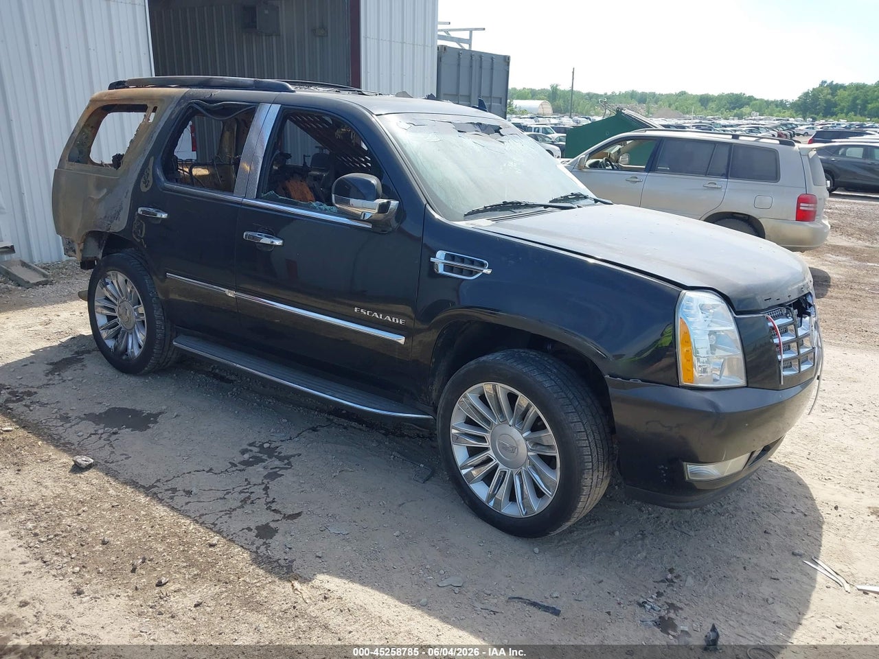1GYS4BEFXBR****** · 2011 CADILLAC ESCALADE LUXURY
