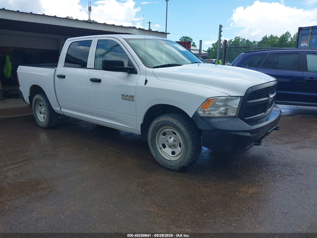 1C6RR7KG4HS****** · 2017 RAM 1500 TRADESMAN  4X4 5'7 BOX
