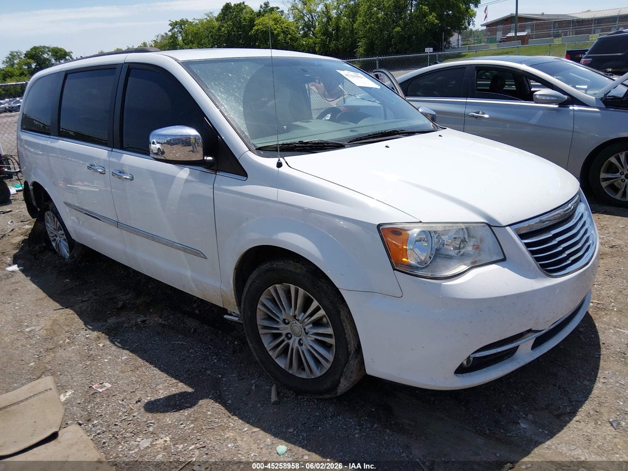 2C4RC1CG1FR****** · 2015 CHRYSLER TOWN &amp; COUNTRY TOURING-L