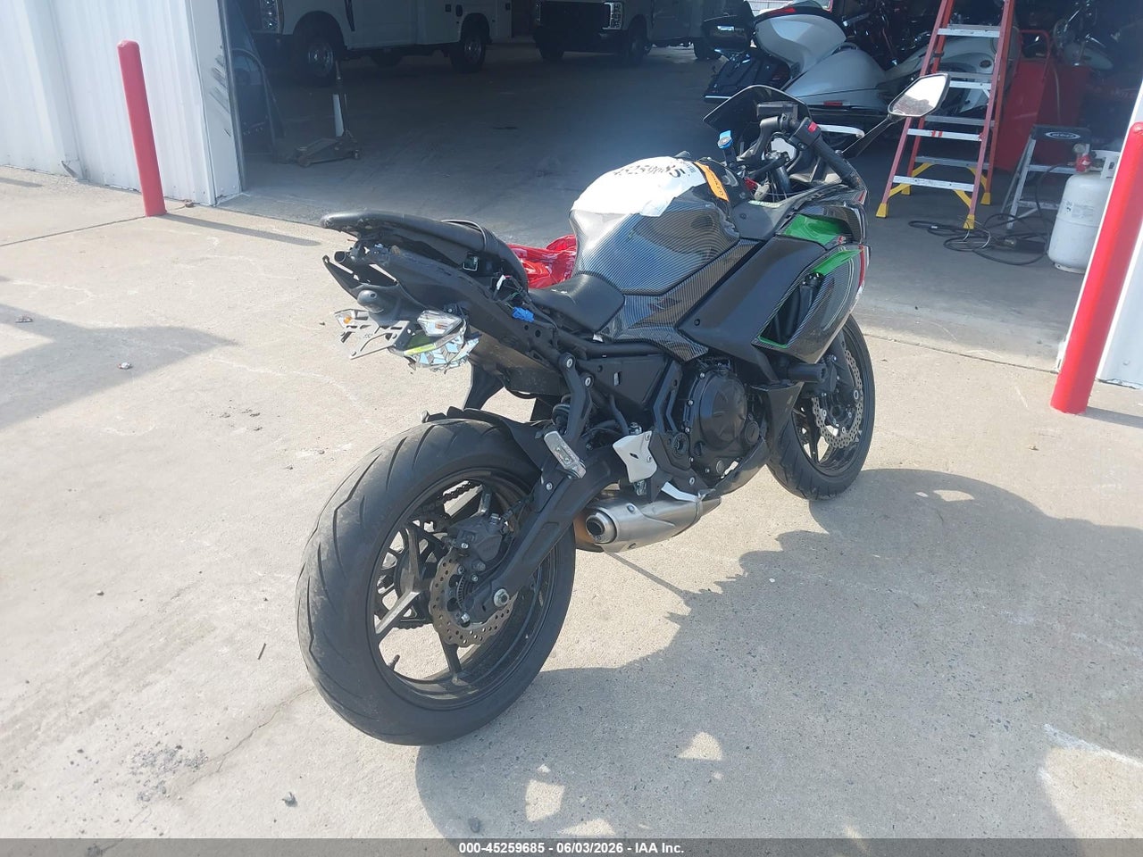 2021 KAWASAKI EX650 N · 4/11