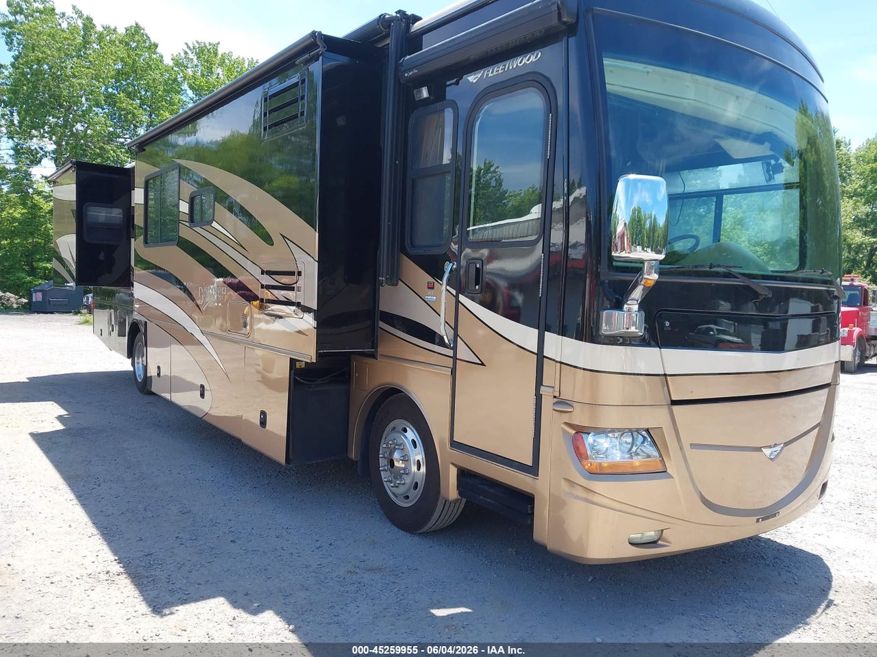 4UZACJDTX8C****** · 2008 FREIGHTLINER CHASSIS X LINE MOTOR HOME