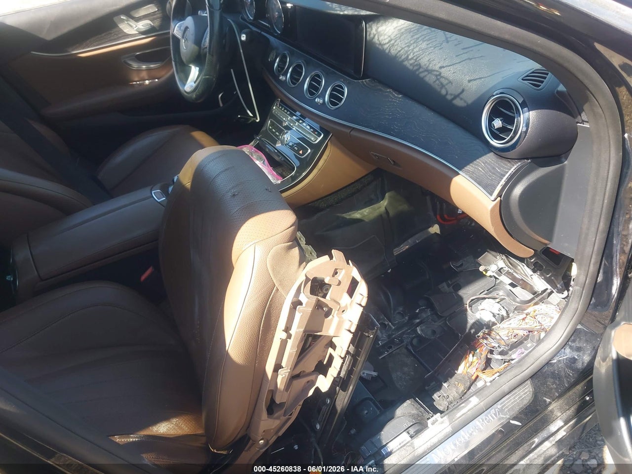 2017 MERCEDES-BENZ E 300 4MATIC · 5/11