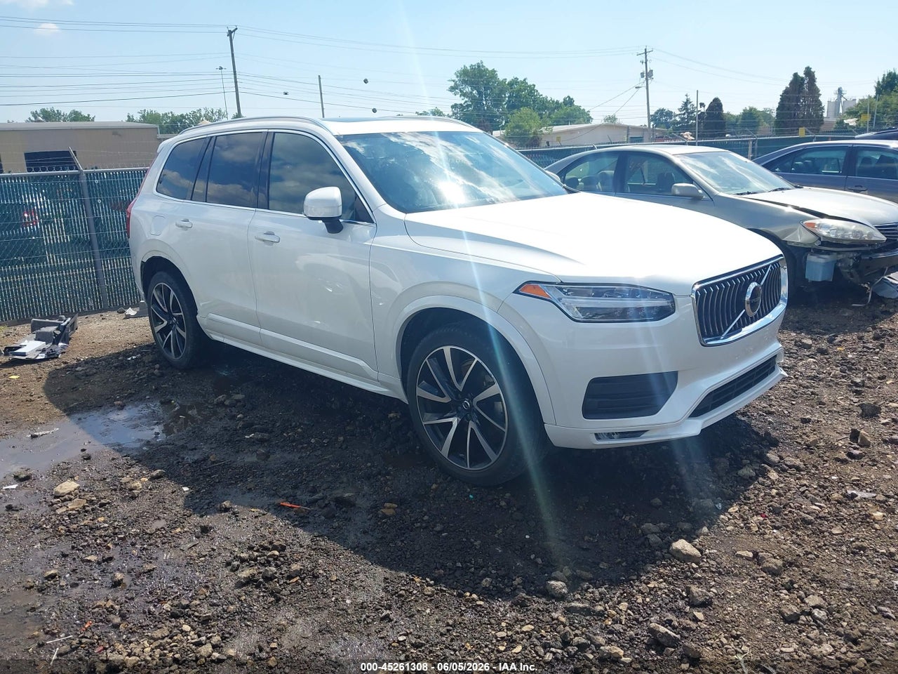 YV4A221K5L1****** · 2020 VOLVO XC90 T6 MOMENTUM 6 PASSENGER