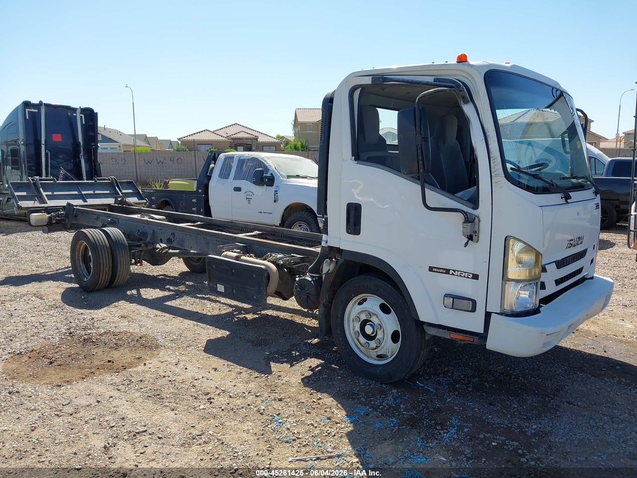 JALE5W163H7****** · 2017 ISUZU NRR DSL REG AT