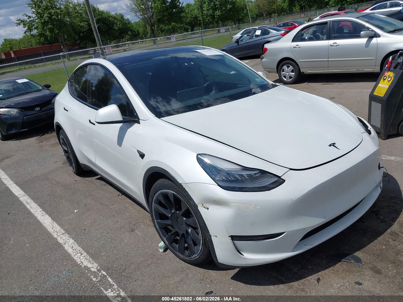 7SAYGDEEXNF****** · 2022 TESLA MODEL Y LONG RANGE DUAL MOTOR ALL-WHEEL DRIVE