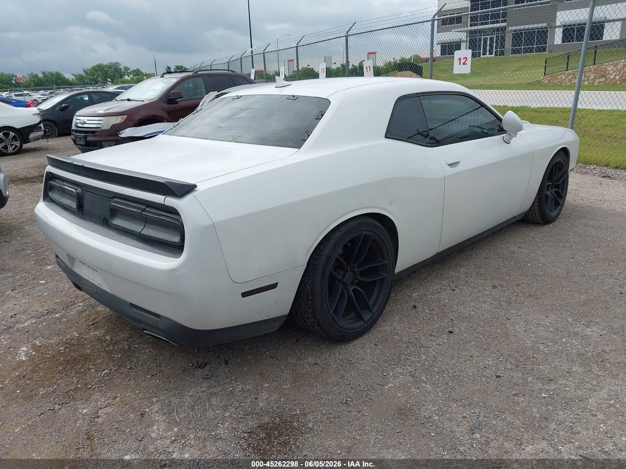 2015 DODGE CHALLENGER SXT · 4/11