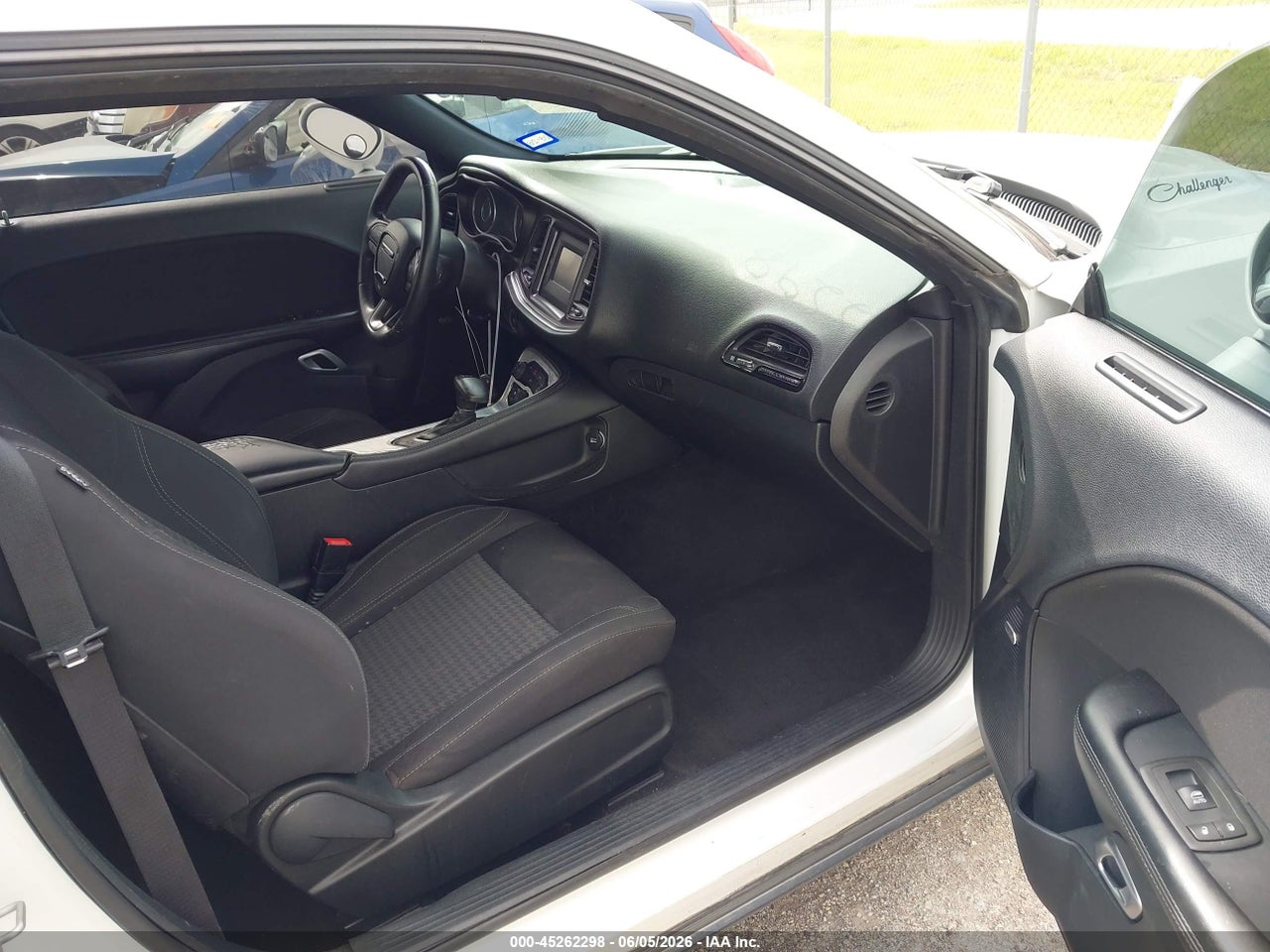 2015 DODGE CHALLENGER SXT · 5/11