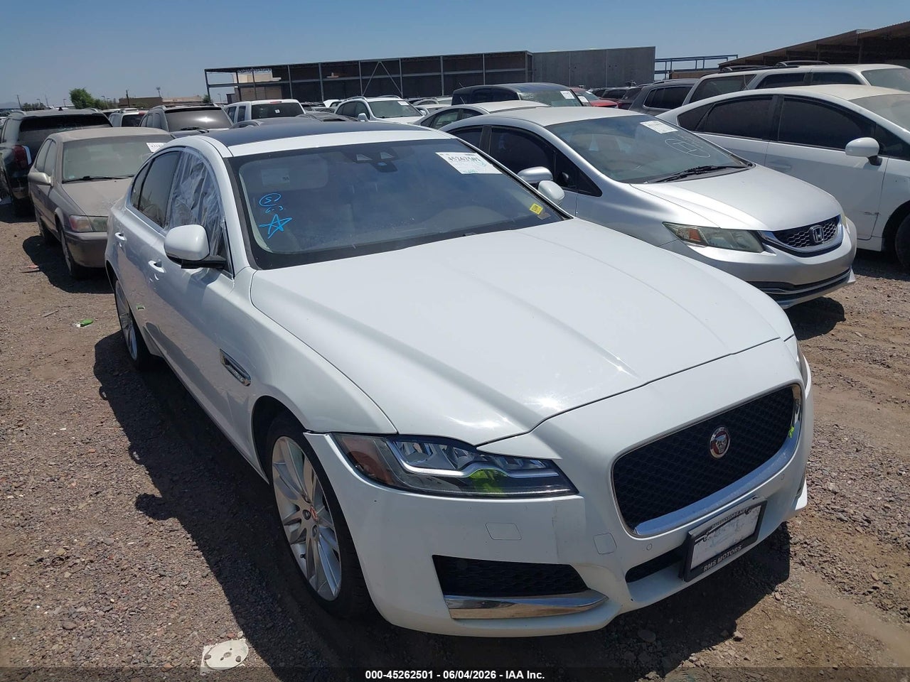 SAJBK4BV6GC****** · 2016 JAGUAR XF 35T PRESTIGE