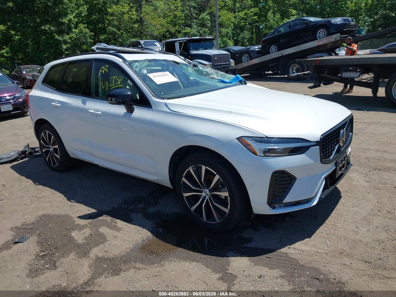 YV4L12RW9P1****** · 2023 VOLVO XC60 B5 PLUS DARK THEME