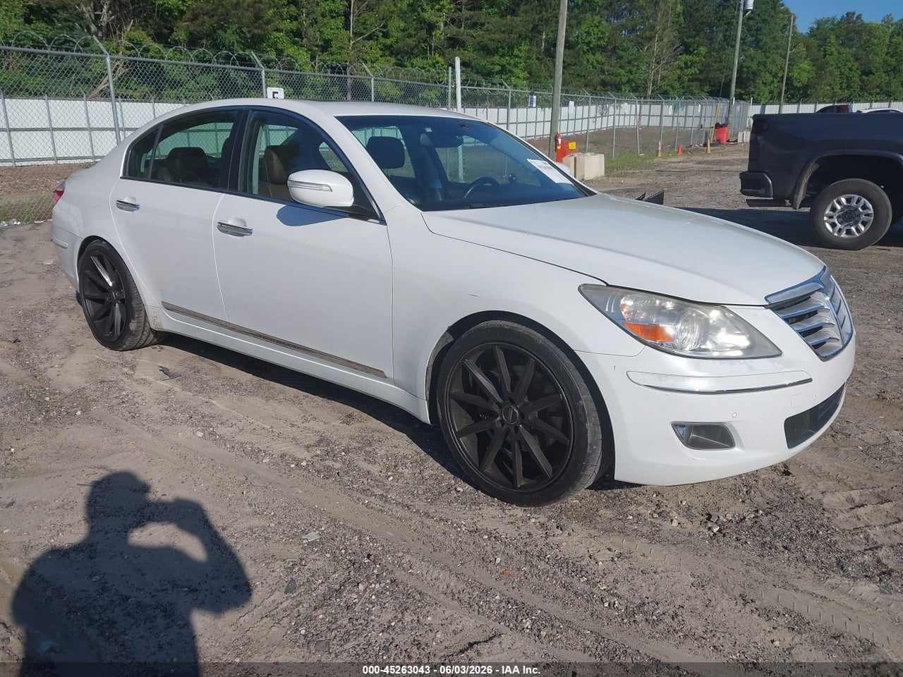 KMHGC4DF1BU****** · 2011 HYUNDAI GENESIS 4.6