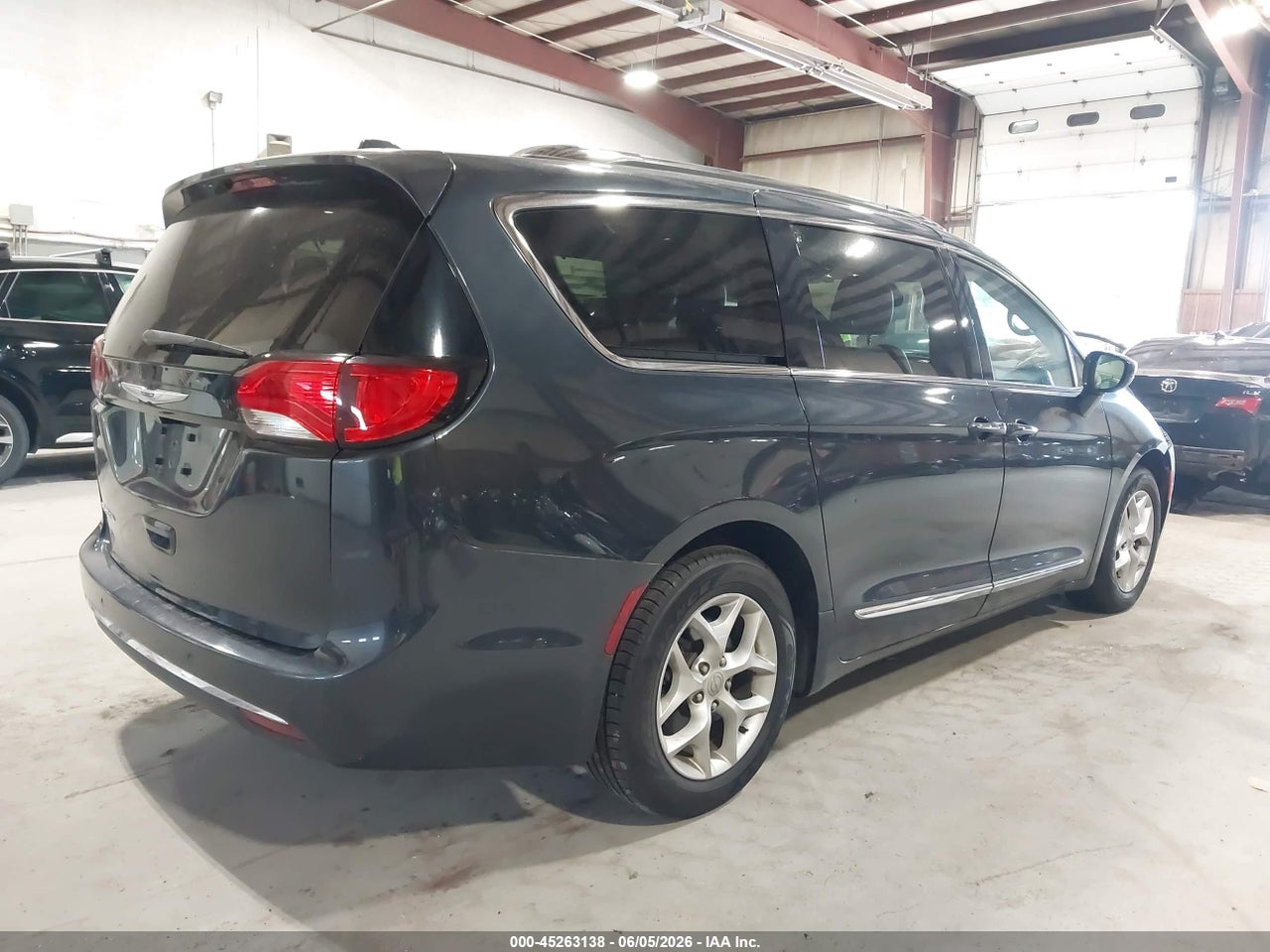 2019 CHRYSLER PACIFICA TOURING L PLUS · 4/11