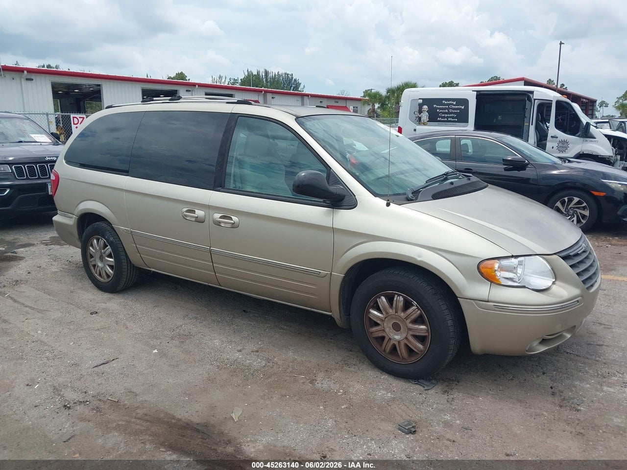 2C8GP64L65R****** · 2005 CHRYSLER TOWN &amp; COUNTRY LIMITED