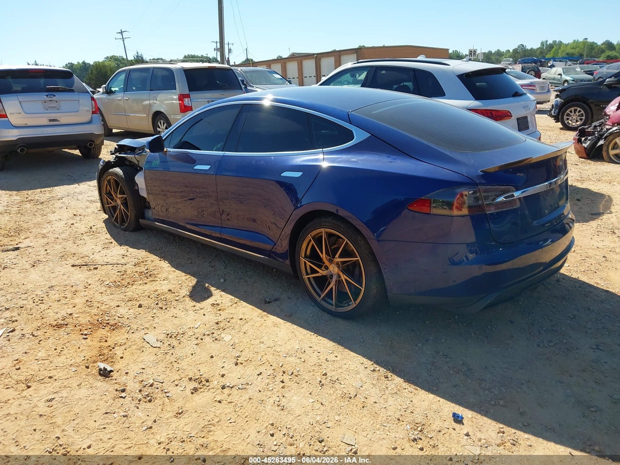 2015 TESLA MODEL S 70D/85D/P85D · 3/9