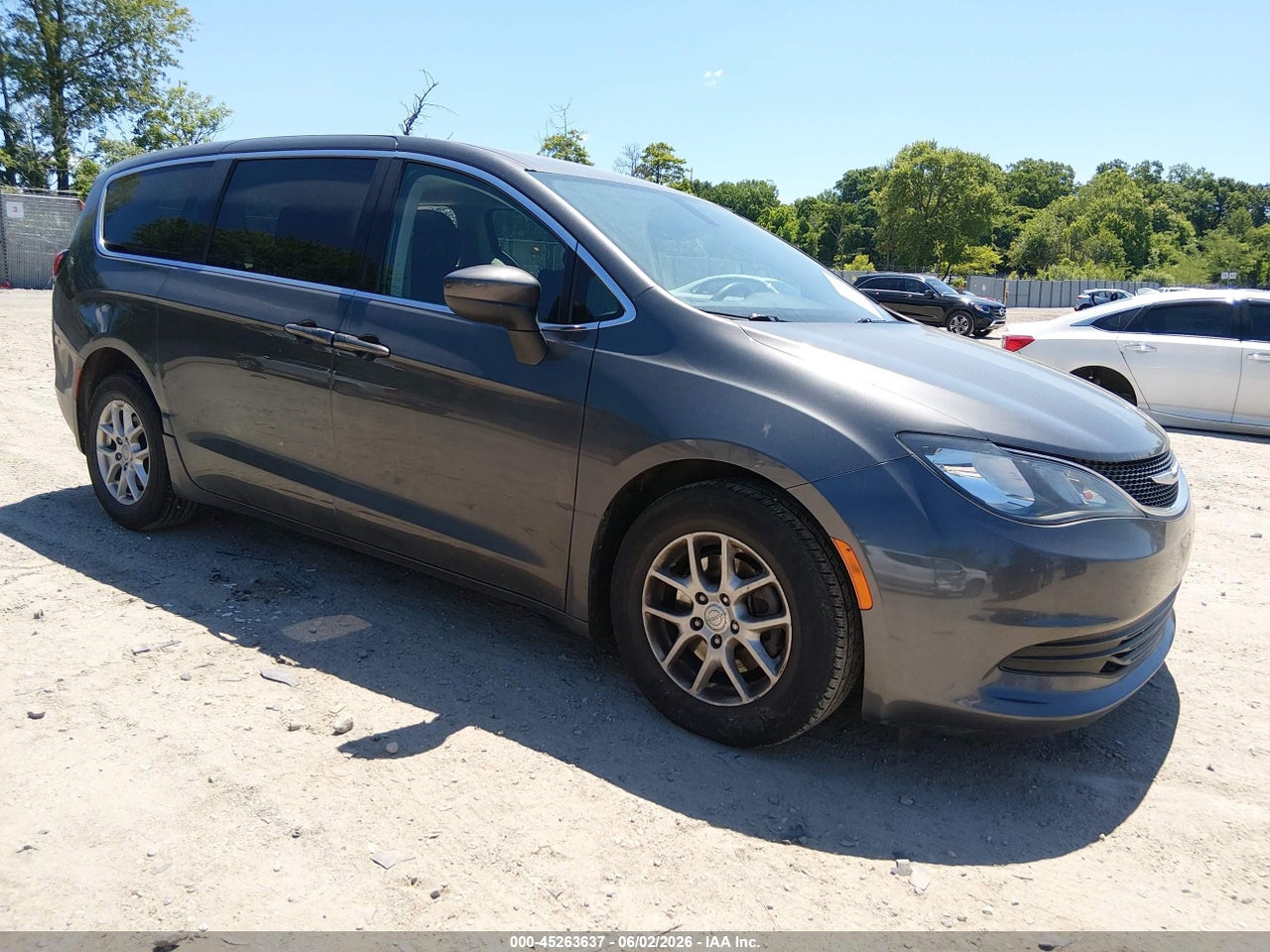 2C4RC1CG0HR****** · 2017 CHRYSLER PACIFICA LX