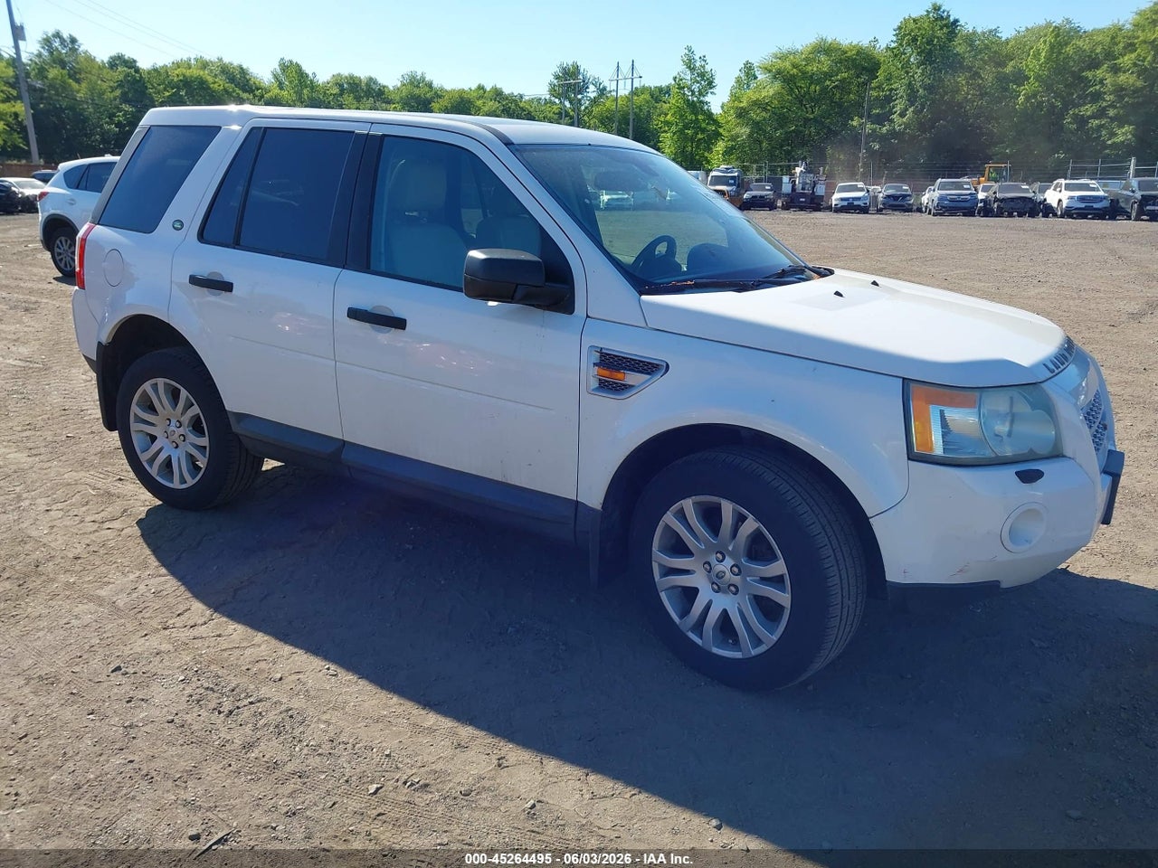 SALFP24N48H****** · 2008 LAND ROVER LR2 SE