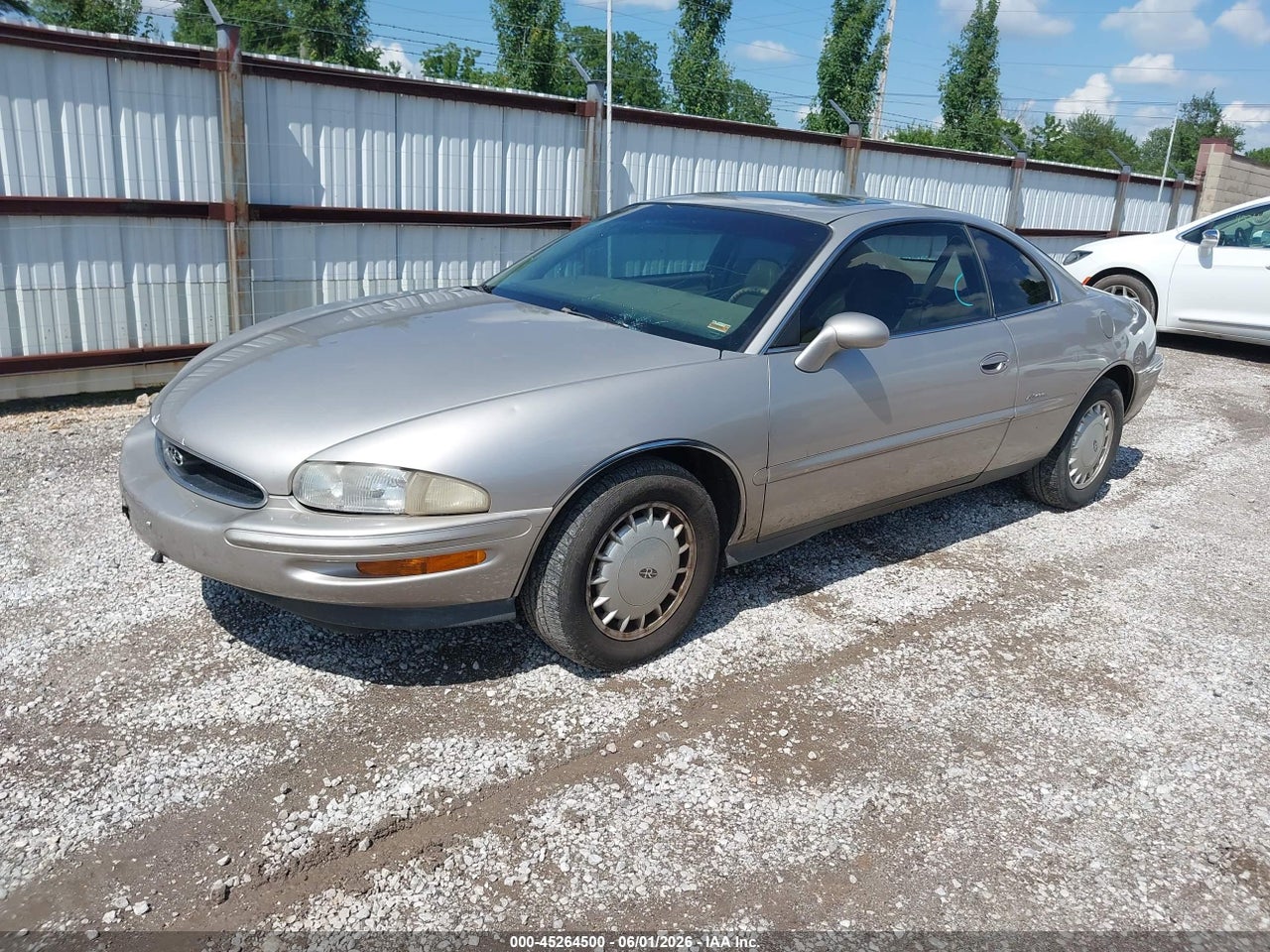 1997 BUICK RIVIERA   · 2/11