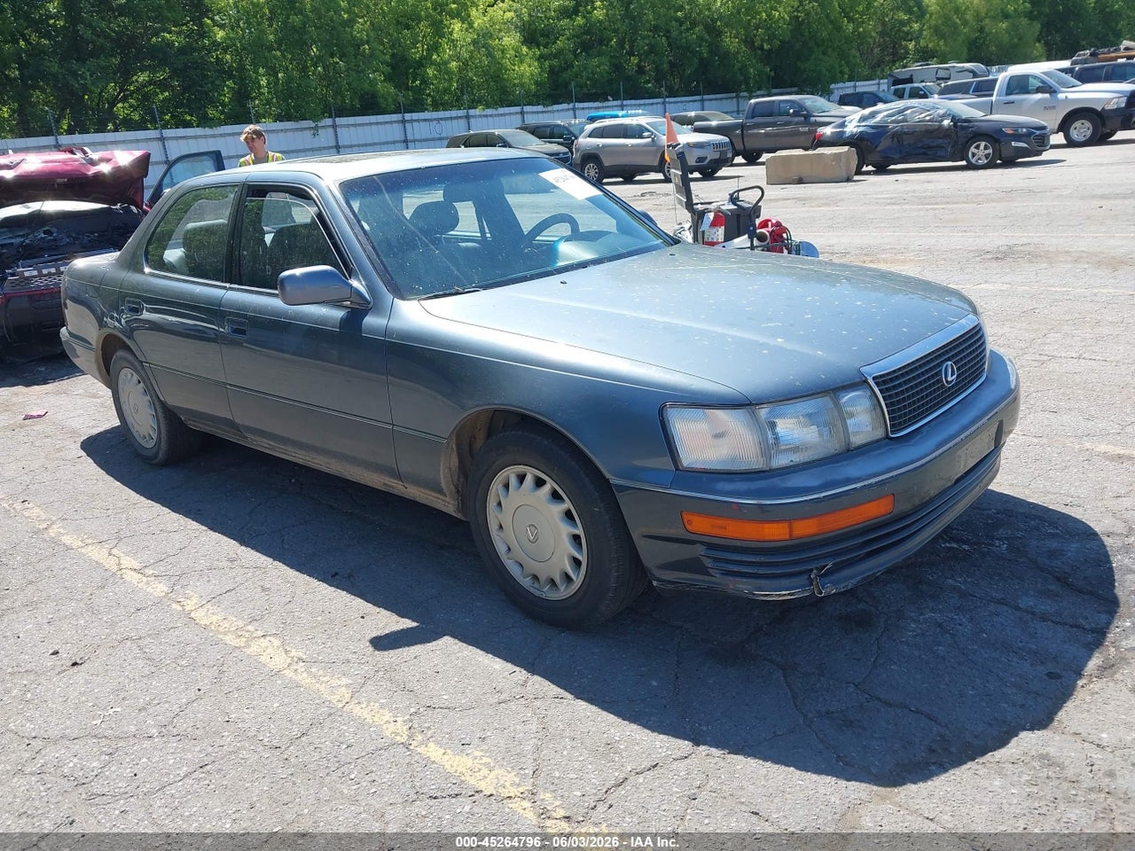 JT8UF11E1L0****** · 1990 LEXUS LS 400
