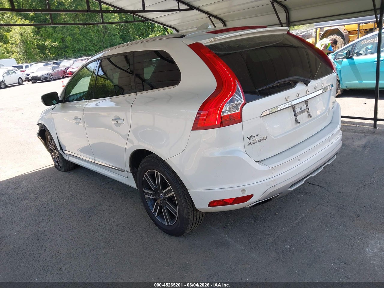2017 VOLVO XC60 T5 DYNAMIC · 3/11