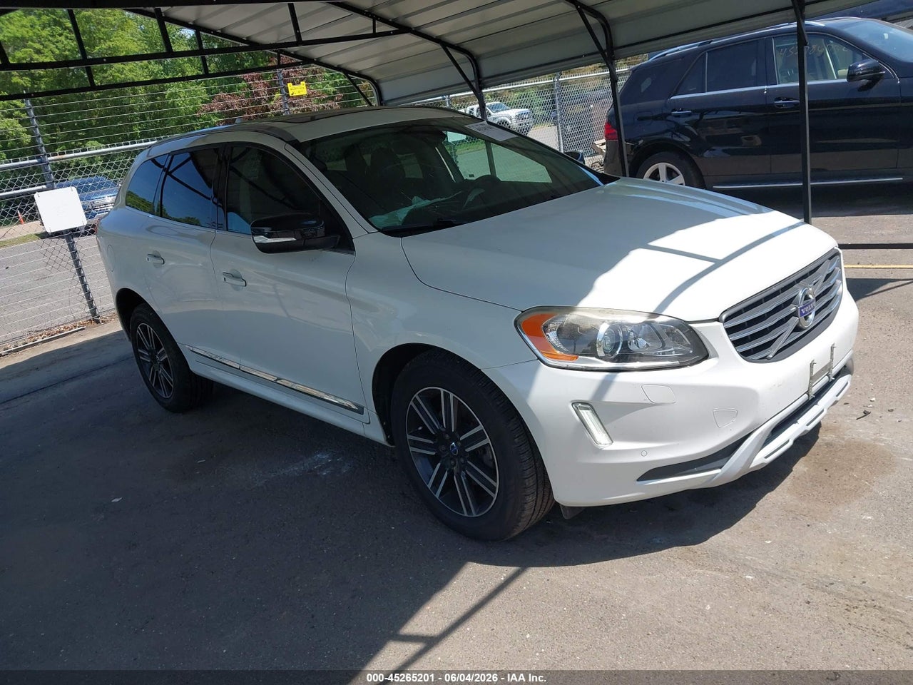 YV440MRR1H2****** · 2017 VOLVO XC60 T5 DYNAMIC