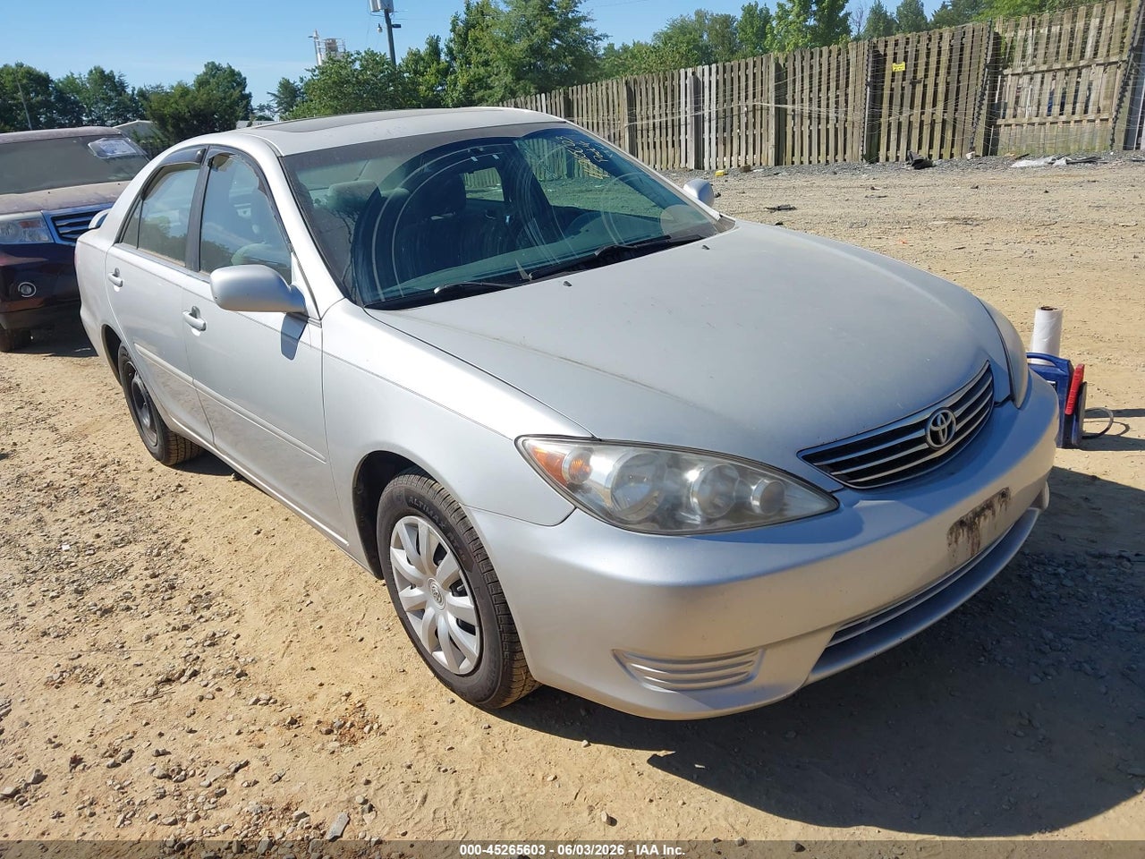4T1BE30K05U****** · 2005 TOYOTA CAMRY LE