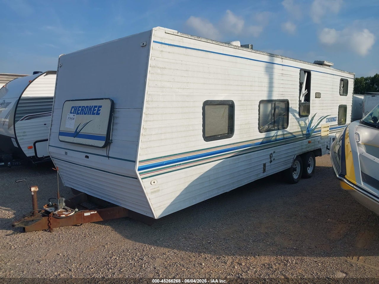 1999 FOREST RIVER CHEROKEE · 2/10