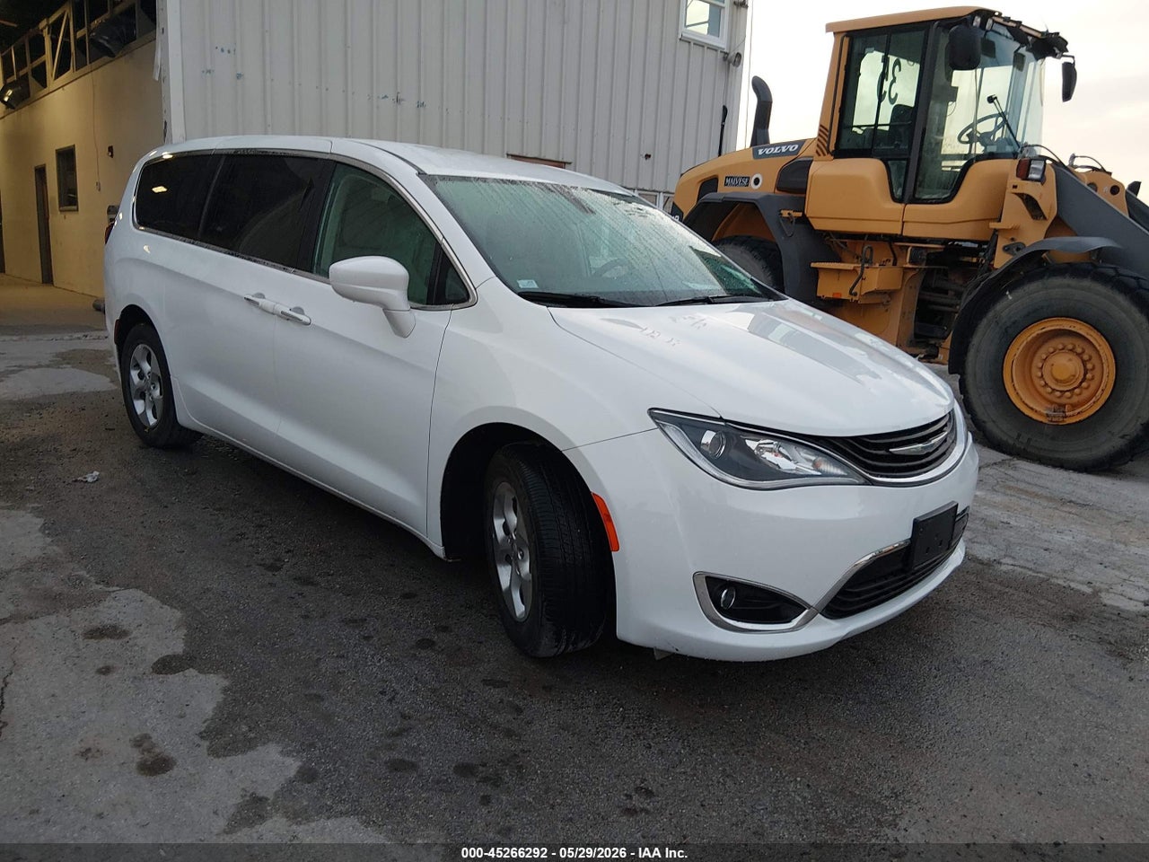 2C4RC1H7XJR****** · 2018 CHRYSLER PACIFICA HYBRID TOURING PLUS