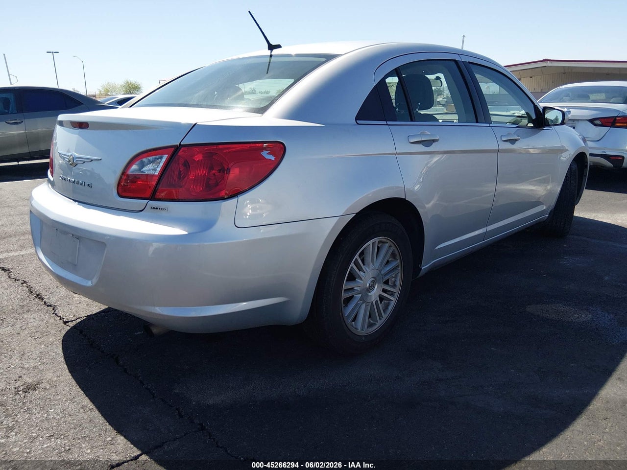 2010 CHRYSLER SEBRING LIMITED · 4/11