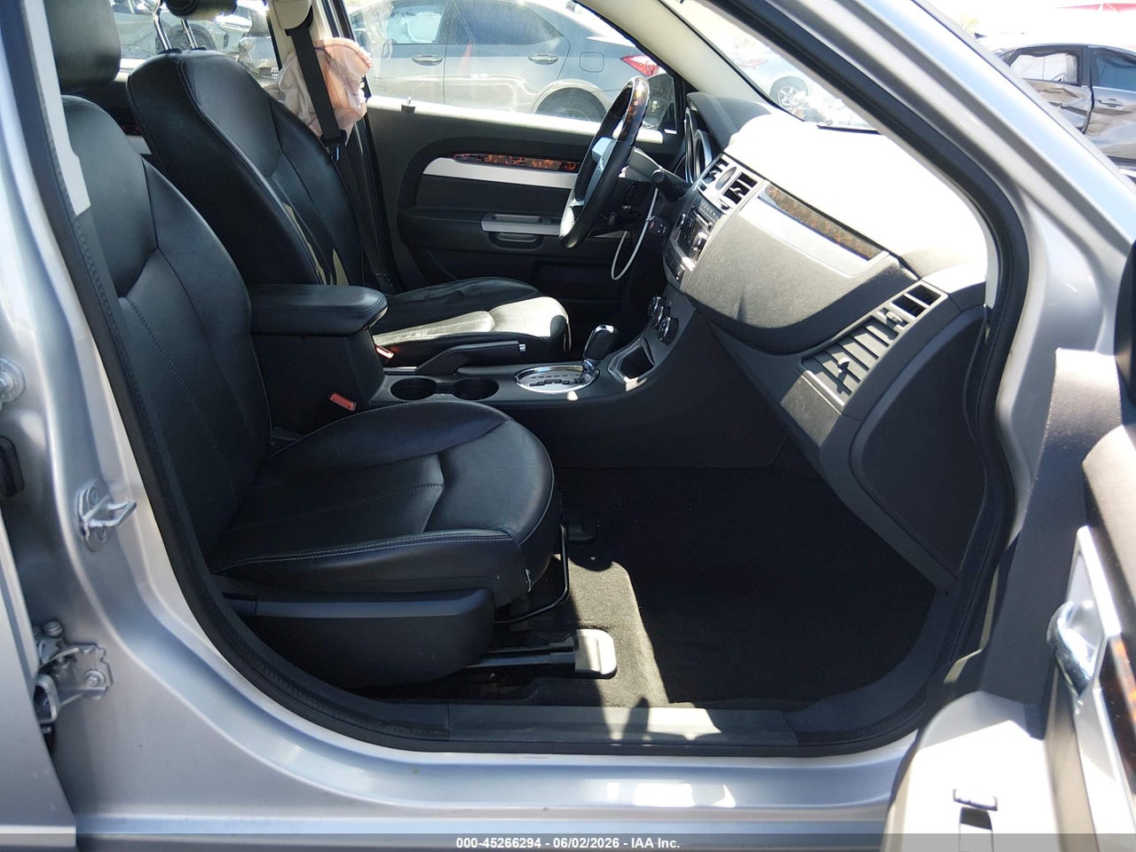 2010 CHRYSLER SEBRING LIMITED · 5/11