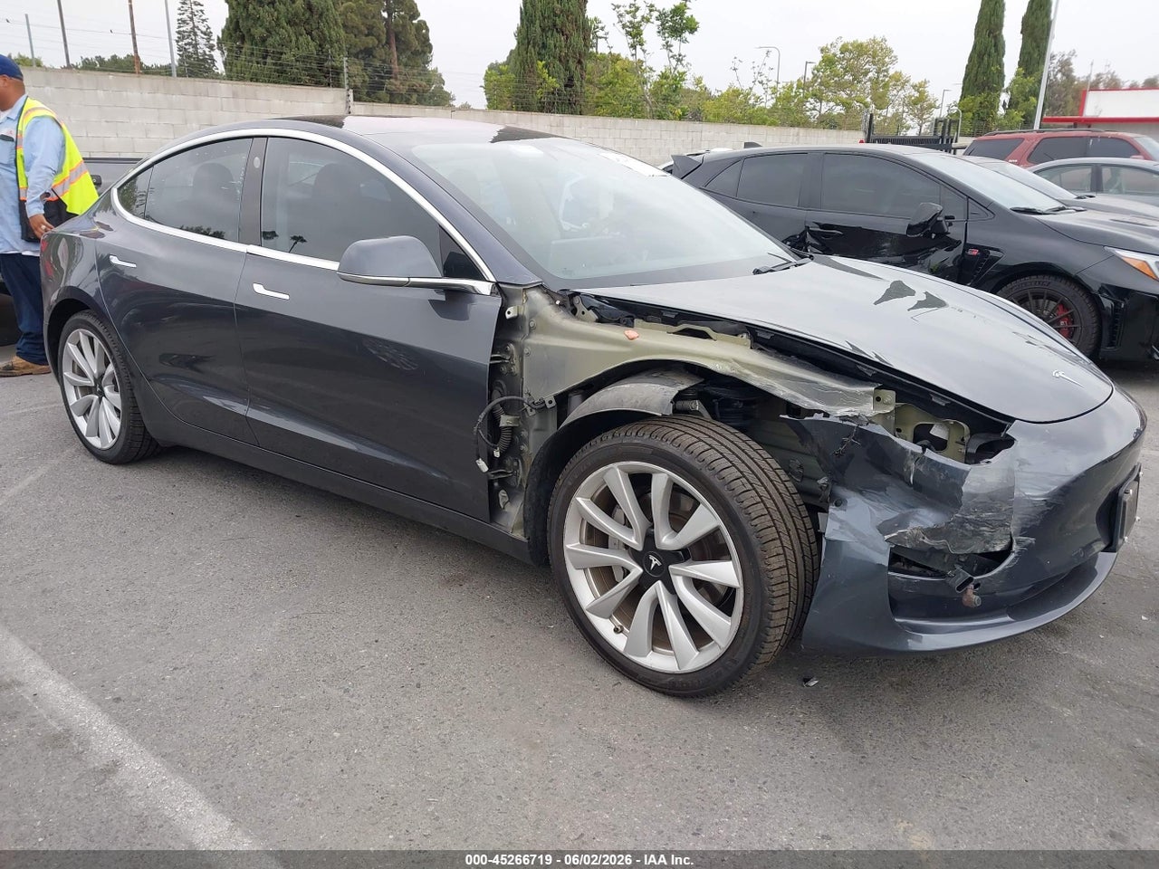 5YJ3E1EA2JF****** · 2018 TESLA MODEL 3 LONG RANGE/MID RANGE
