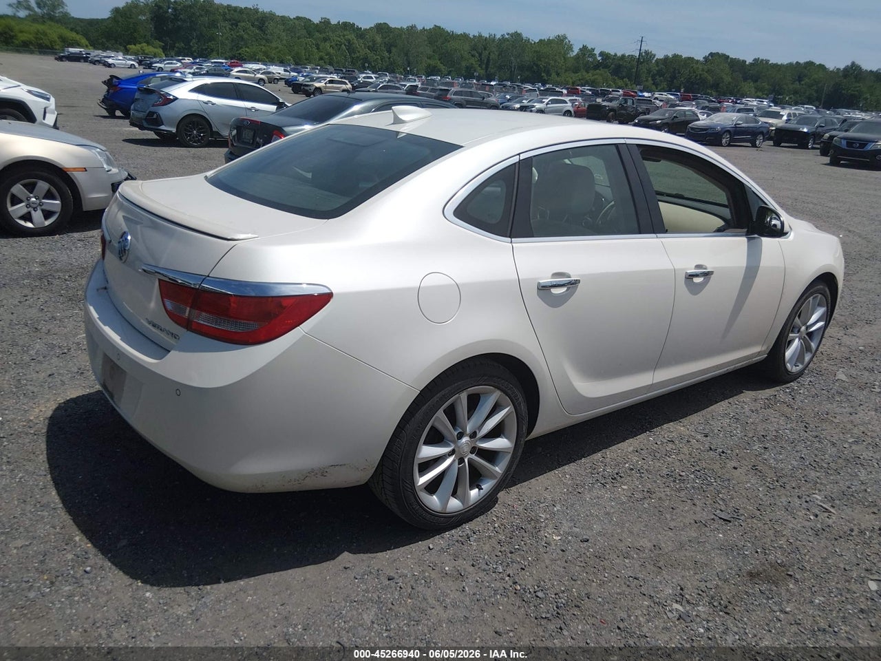 2016 BUICK VERANO LEATHER GROUP · 4/11