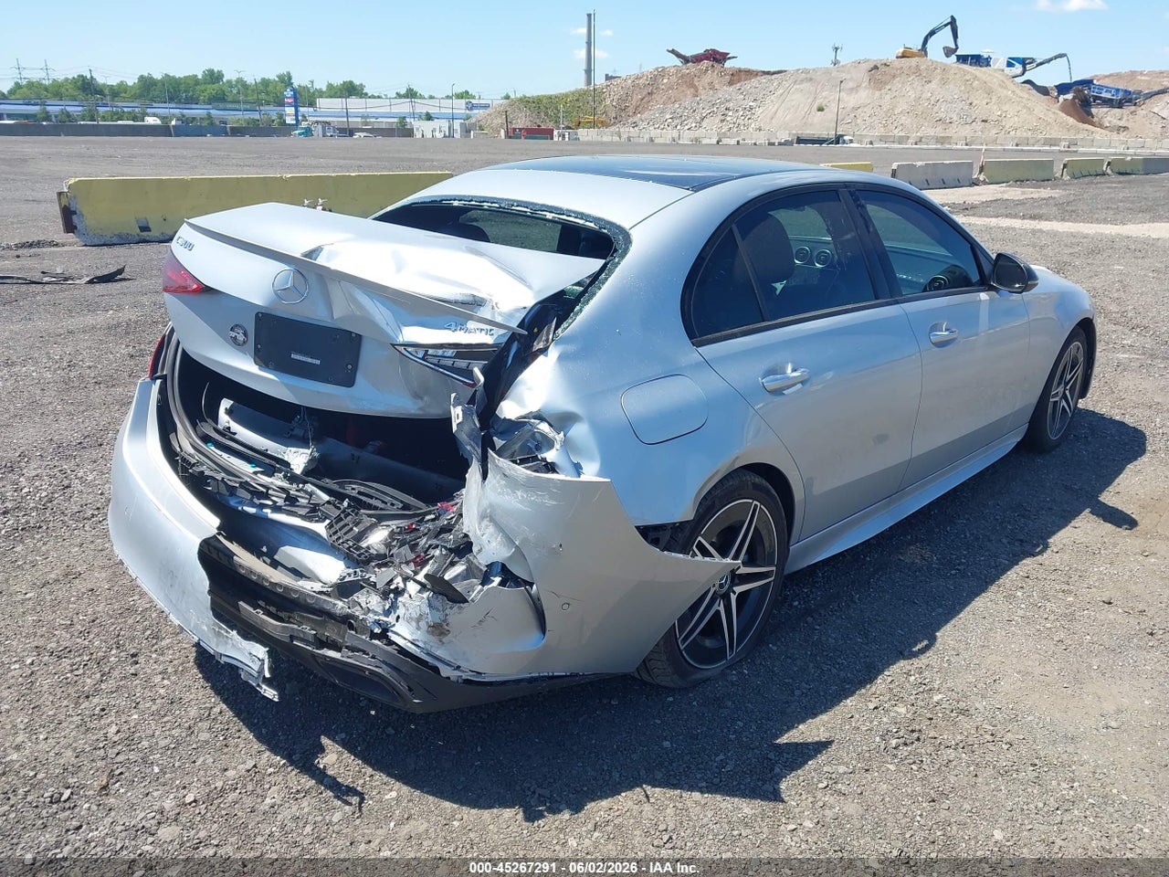 2025 MERCEDES-BENZ C 300   · 4/11